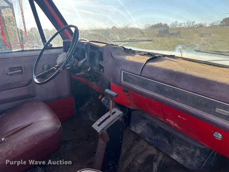 image for item FK0587 1982 GMC Top Kick semi truck