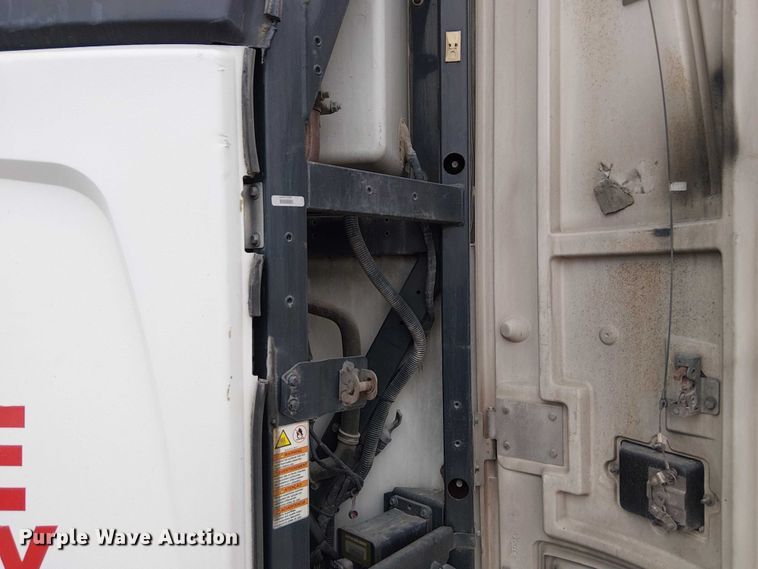 image for item FK0635 2018 Utility VS2RA refrigerated van trailer