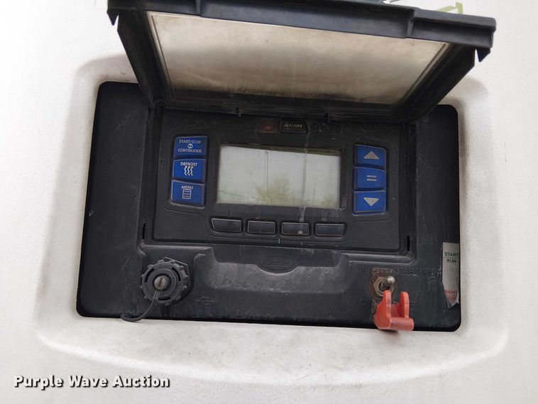 image for item FK0639 2016 Utility VS2RA refrigerated van trailer