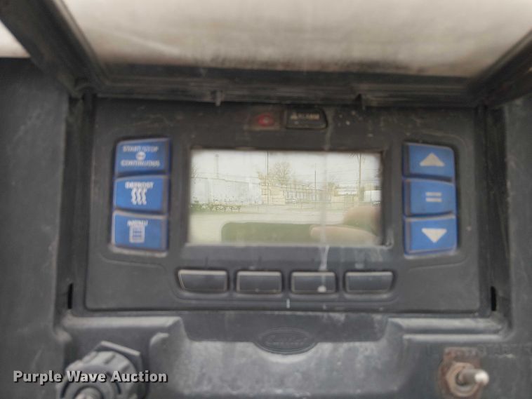 image for item FK0639 2016 Utility VS2RA refrigerated van trailer