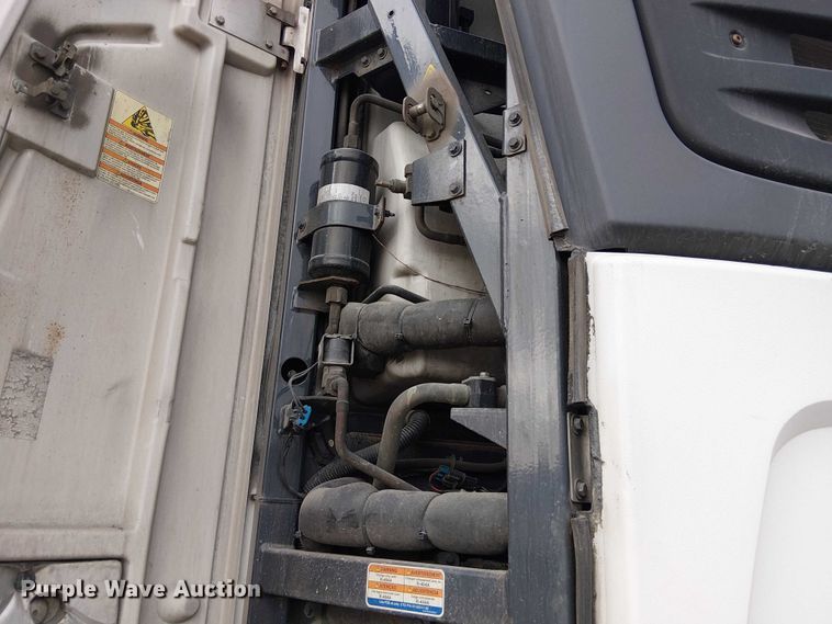 image for item FK0639 2016 Utility VS2RA refrigerated van trailer