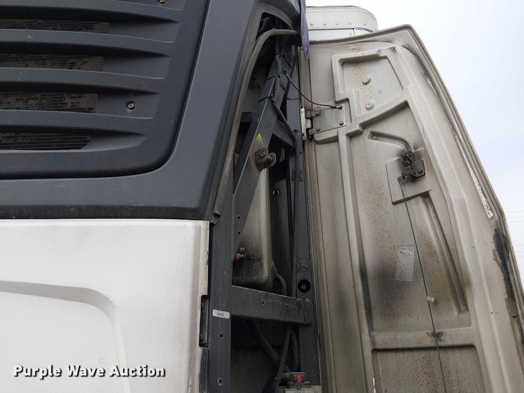 image for item FK0639 2016 Utility VS2RA refrigerated van trailer