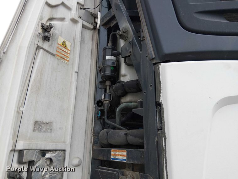 image for item FK0641 2017 Utility VS2RA refrigerated van trailer