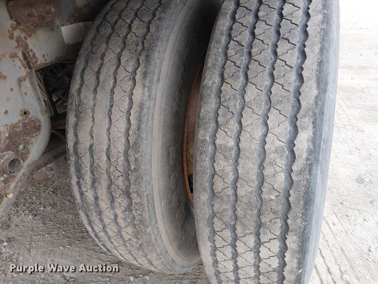 image for item FK0645 1999 Pines dry van trailer