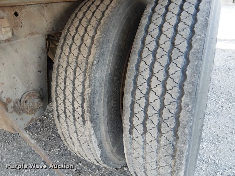 image for item FK0646 2000 Pines 7411TP-SA dry van trailer