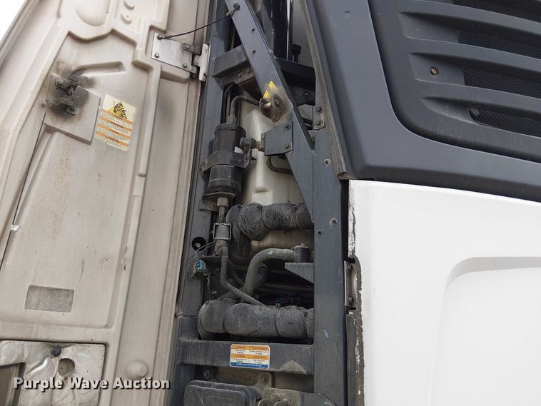 image for item FK0648 2016 Utility VS2RA refrigerated van trailer