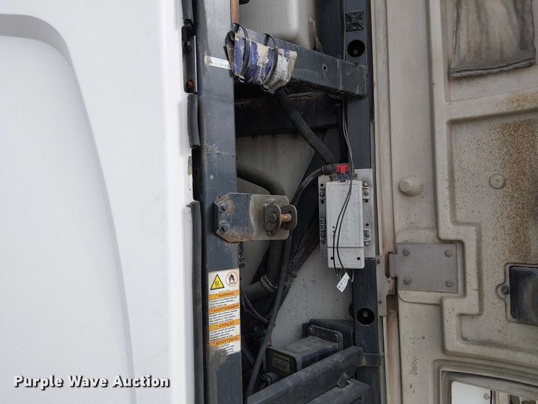 image for item FK0648 2016 Utility VS2RA refrigerated van trailer