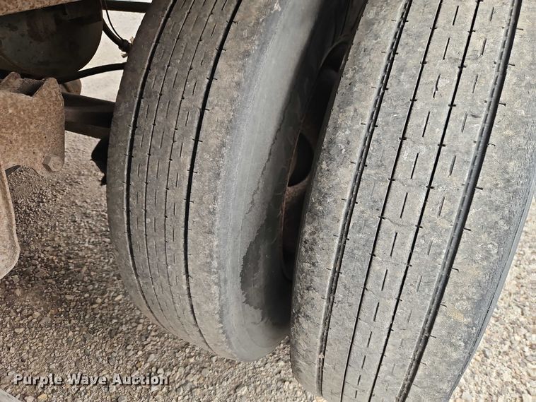 image for item FK0654 2001 Trailmobile dry van trailer