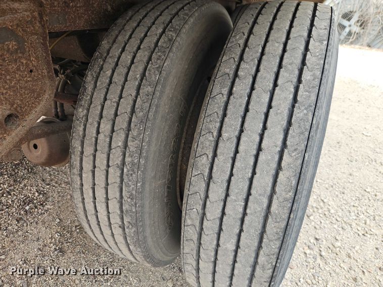 image for item FK0654 2001 Trailmobile dry van trailer