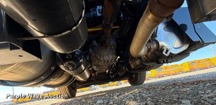 image for item GH9359 2022 Kenworth T680 semi truck