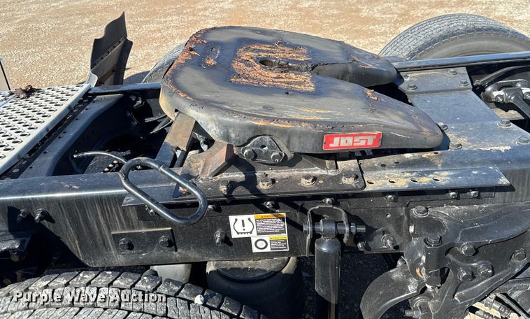 image for item GH9359 2022 Kenworth T680 semi truck