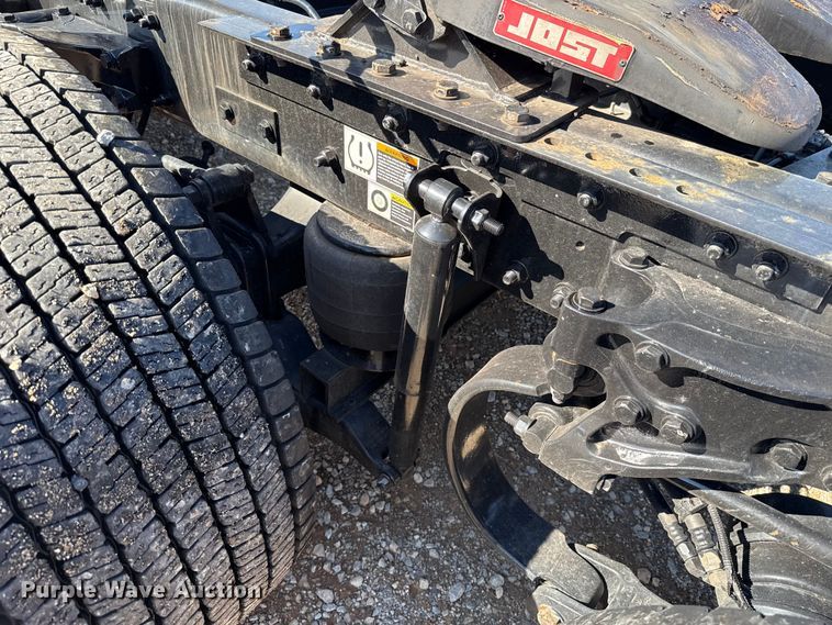 image for item GH9359 2022 Kenworth T680 semi truck