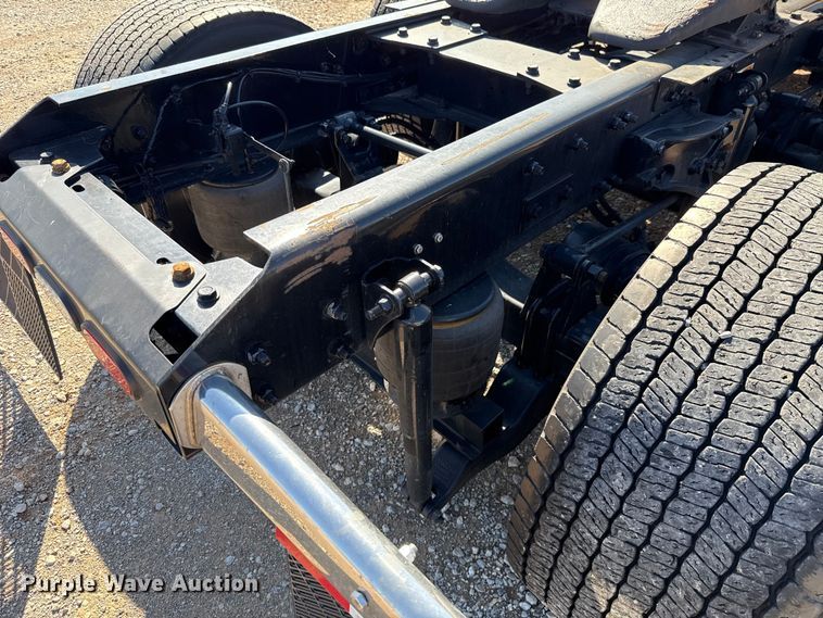 image for item GH9359 2022 Kenworth T680 semi truck