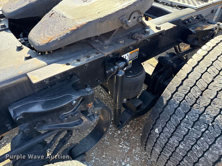 image for item GH9359 2022 Kenworth T680 semi truck