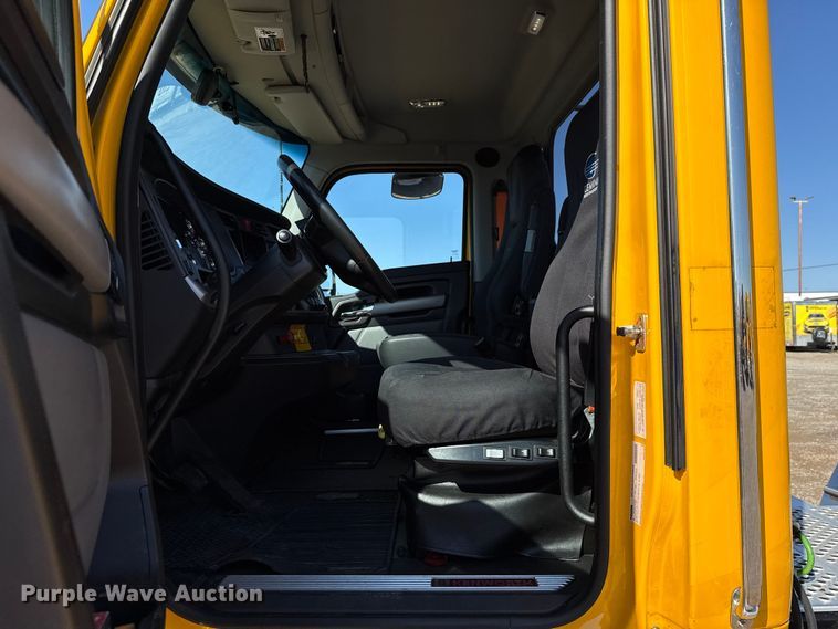 image for item GH9359 2022 Kenworth T680 semi truck