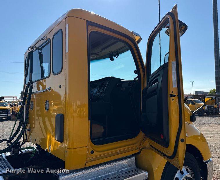 image for item GH9359 2022 Kenworth T680 semi truck