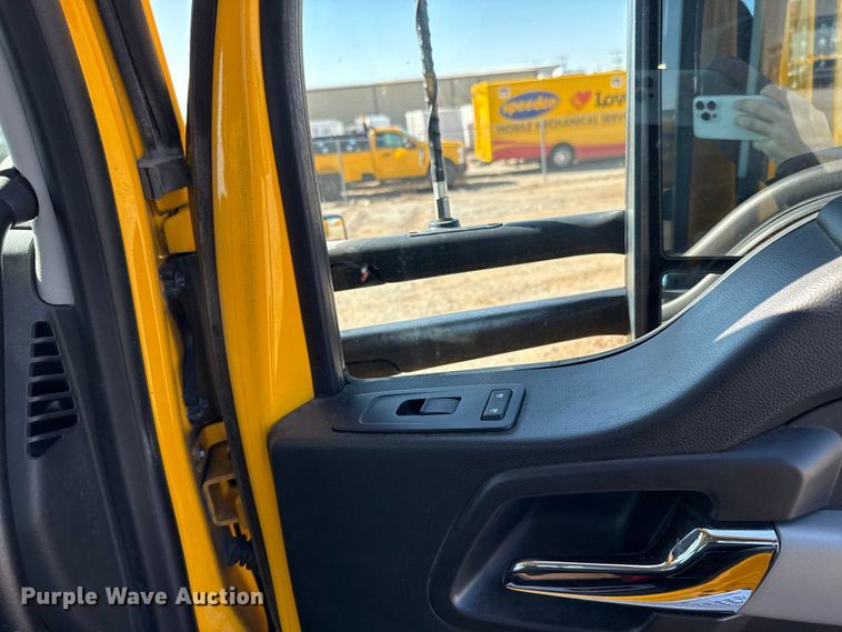 image for item GH9359 2022 Kenworth T680 semi truck