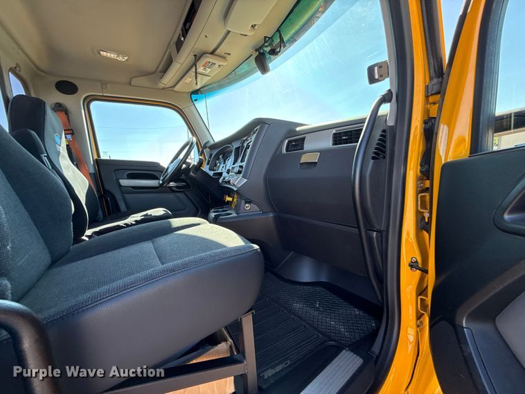 image for item GH9359 2022 Kenworth T680 semi truck