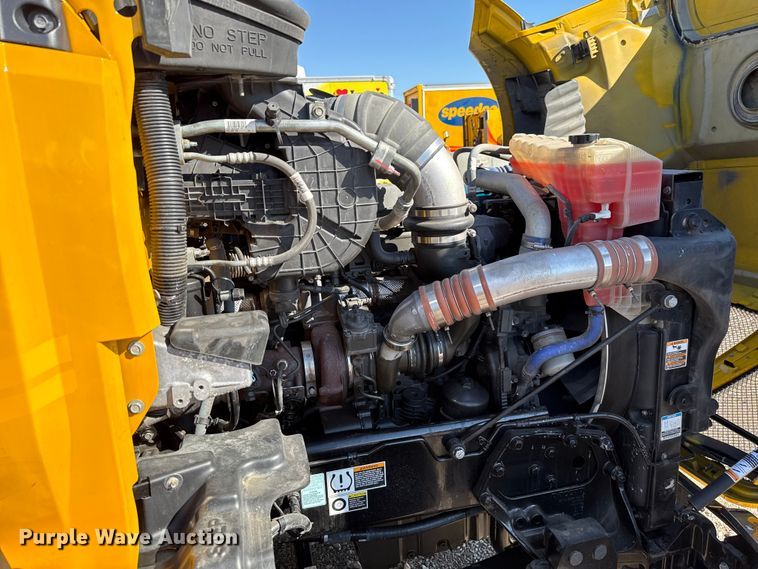 image for item GH9359 2022 Kenworth T680 semi truck