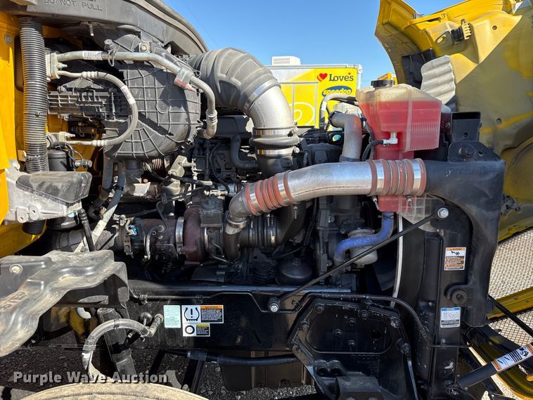 image for item GH9359 2022 Kenworth T680 semi truck