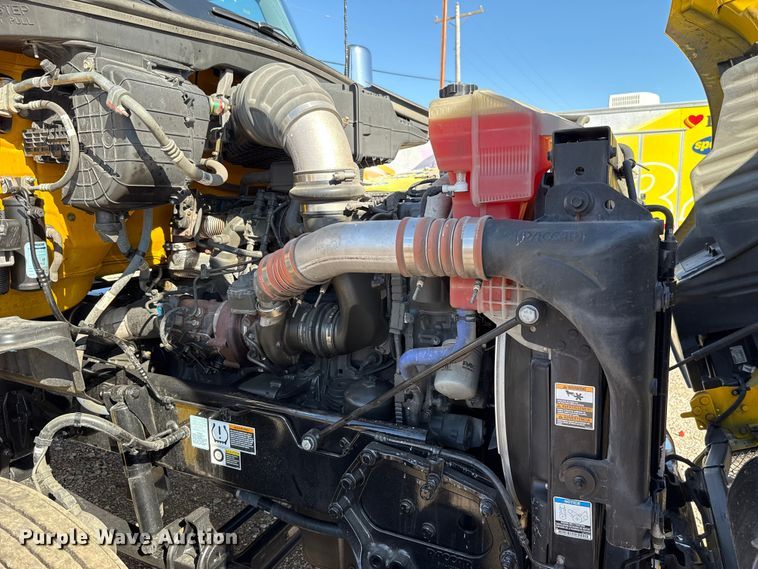 image for item GH9359 2022 Kenworth T680 semi truck