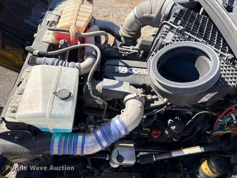 image for item GH9359 2022 Kenworth T680 semi truck