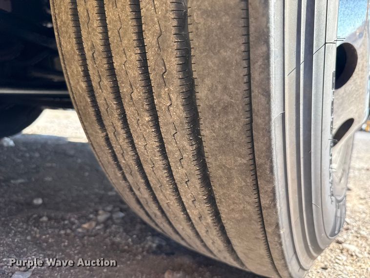 image for item GH9359 2022 Kenworth T680 semi truck