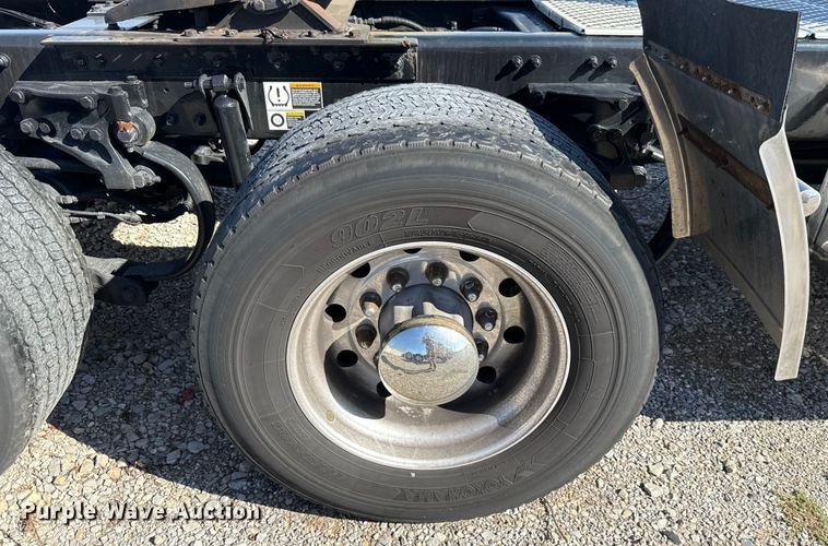 image for item GH9359 2022 Kenworth T680 semi truck