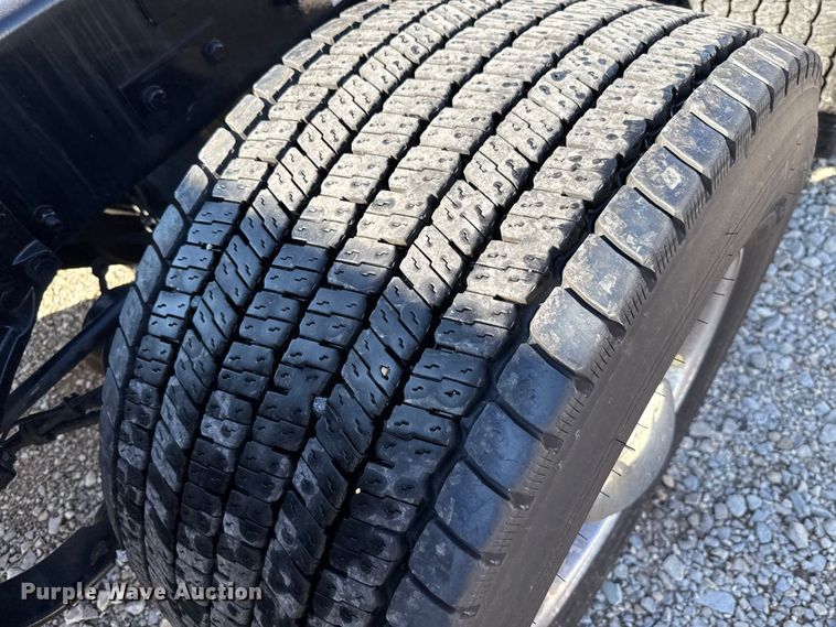 image for item GH9359 2022 Kenworth T680 semi truck