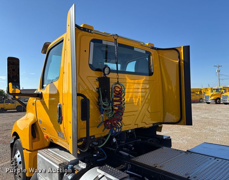 image for item GH9360 2021 International LT625 semi truck