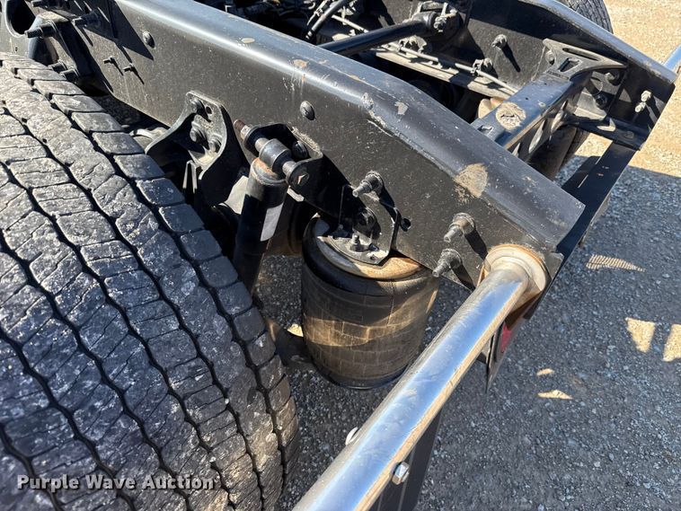 image for item GH9360 2021 International LT625 semi truck