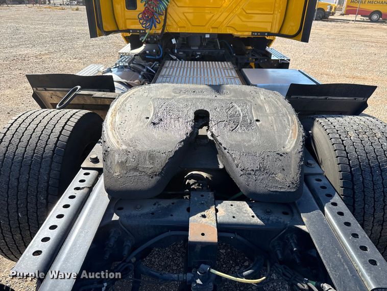 image for item GH9360 2021 International LT625 semi truck