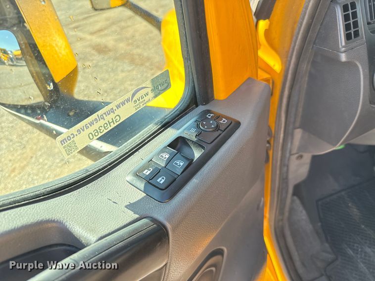 image for item GH9360 2021 International LT625 semi truck