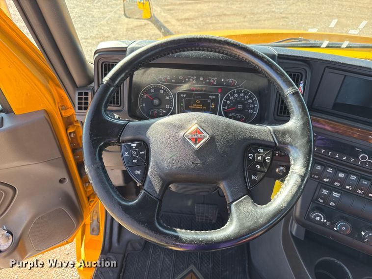 image for item GH9360 2021 International LT625 semi truck