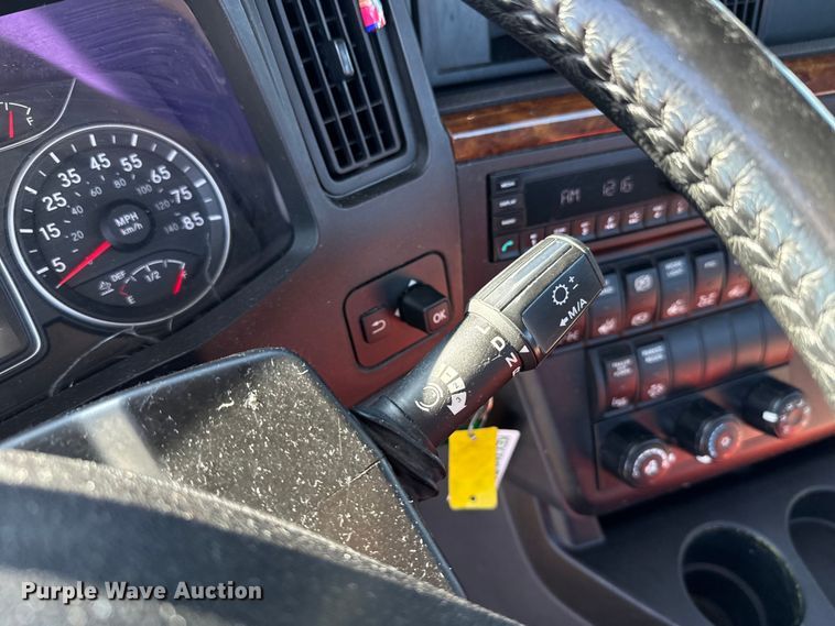 image for item GH9360 2021 International LT625 semi truck