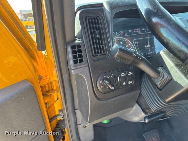 image for item GH9360 2021 International LT625 semi truck