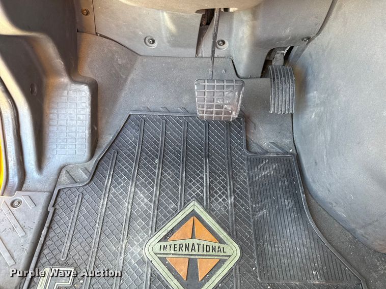 image for item GH9360 2021 International LT625 semi truck