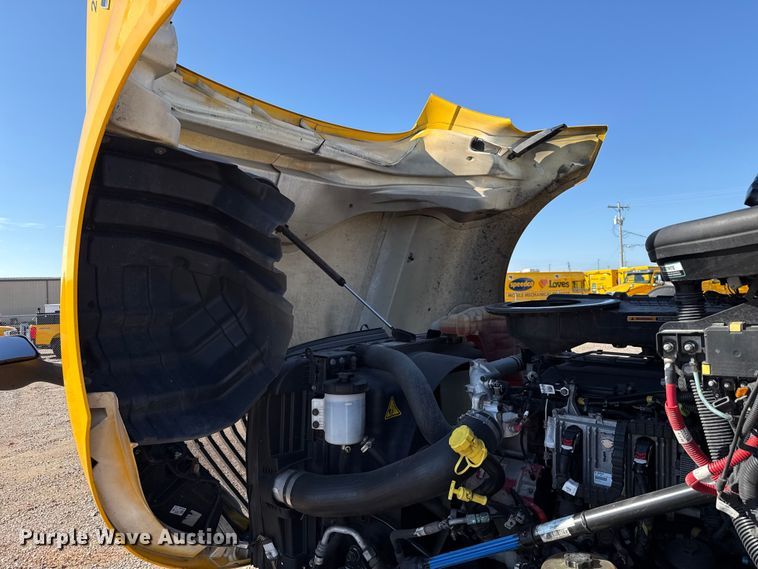 image for item GH9360 2021 International LT625 semi truck