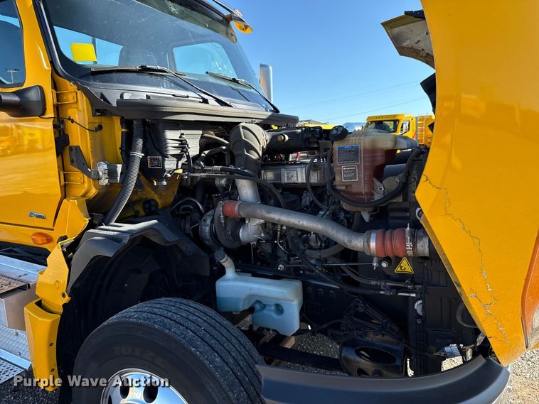 image for item GH9360 2021 International LT625 semi truck