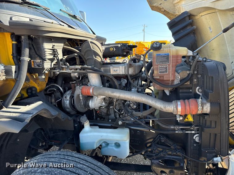 image for item GH9360 2021 International LT625 semi truck