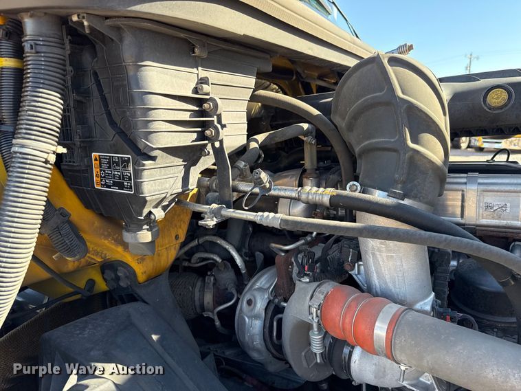 image for item GH9360 2021 International LT625 semi truck