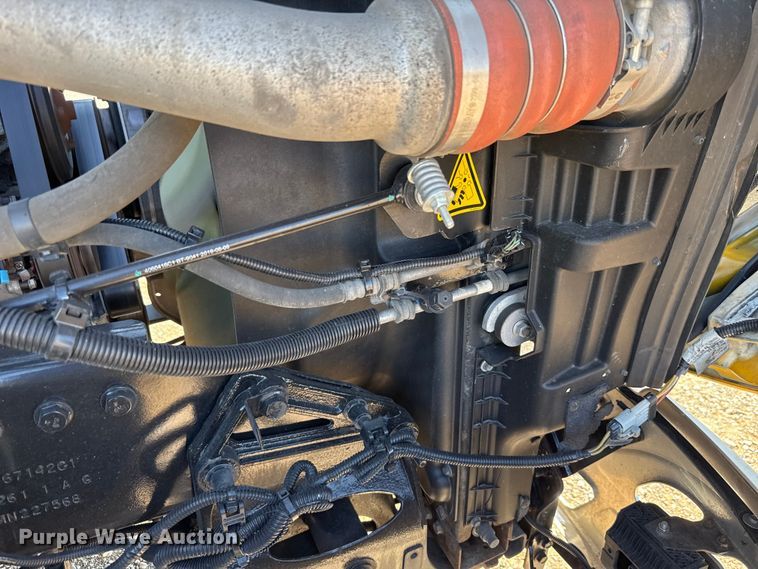 image for item GH9360 2021 International LT625 semi truck