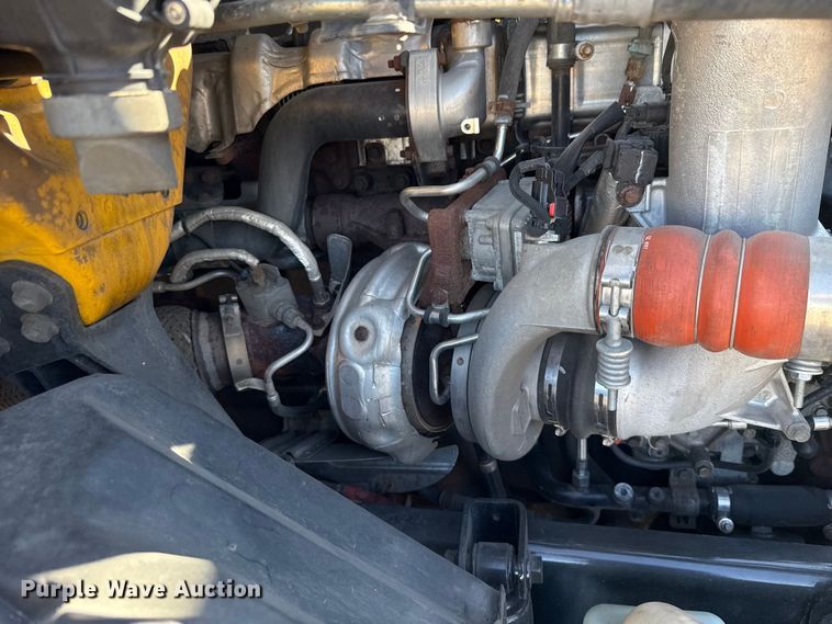 image for item GH9360 2021 International LT625 semi truck