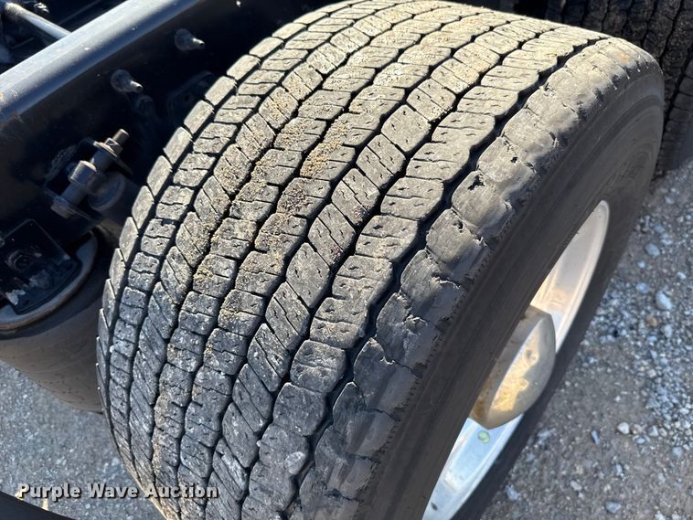 image for item GH9360 2021 International LT625 semi truck