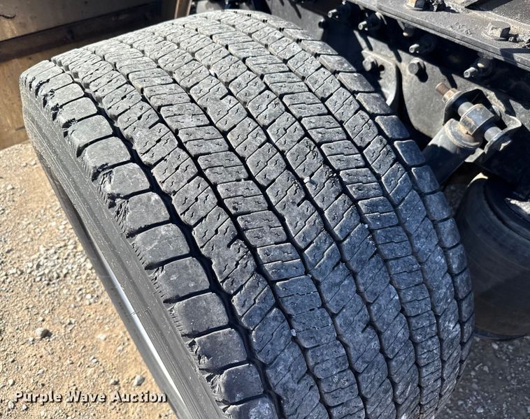 image for item GH9360 2021 International LT625 semi truck