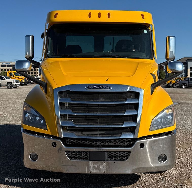 CAMIóN 2021 FREIGHTLINER