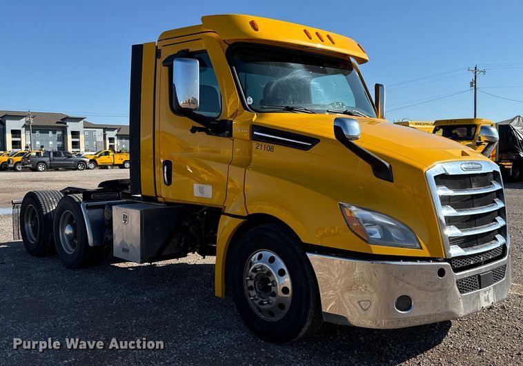 CAMIóN 2021 FREIGHTLINER