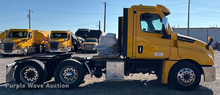 CAMIóN 2021 FREIGHTLINER