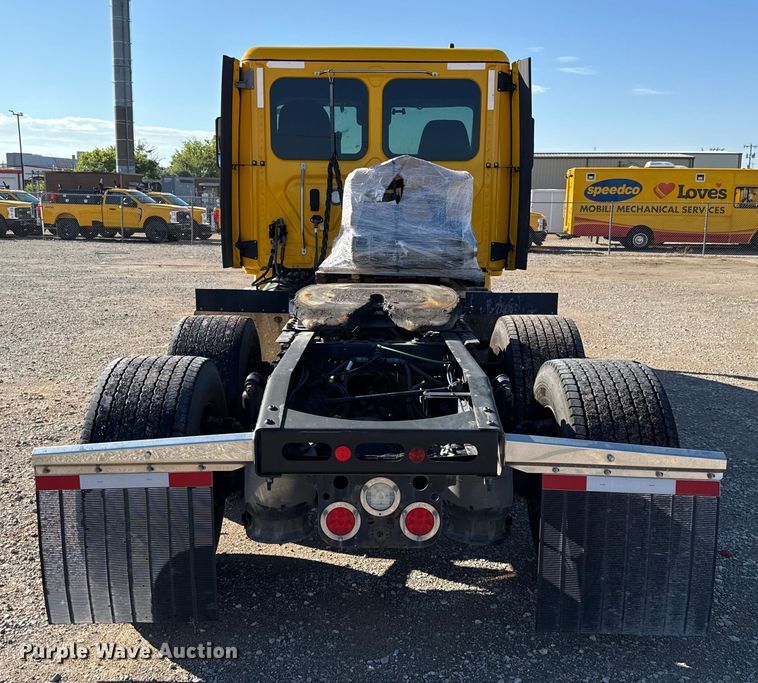 image for item GH9361 2021 Freightliner Cascadia 126 semi truck