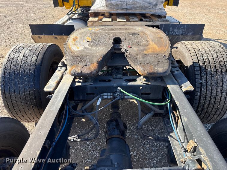 image for item GH9361 2021 Freightliner Cascadia 126 semi truck